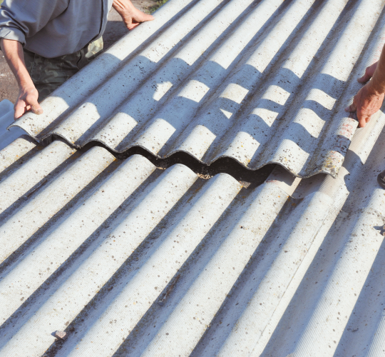 Šiaulių rajono savivaldybė finansuoja individualių namų savininkams galimybę nemokamai ir saugiai perduoti tvarkymui susikaupusias asbesto atliekas (šiferį)